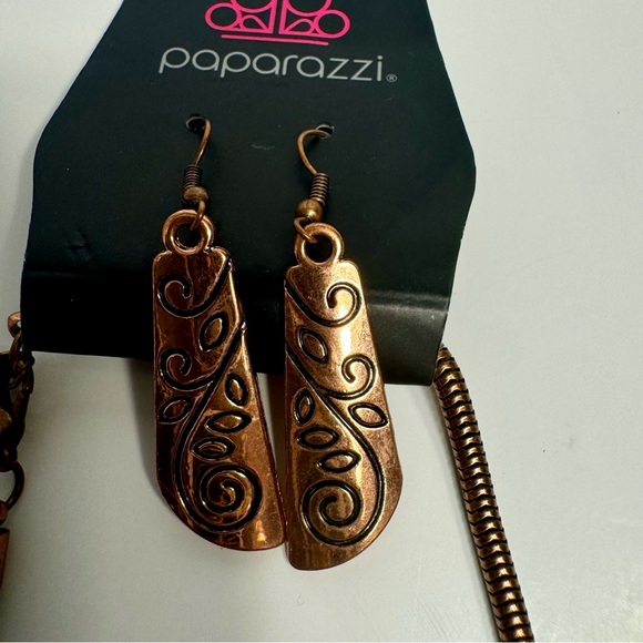 NWT. Paparazzi Multicolored Necklace & earrings set. Copper, silver & brass tone - Picture 4 of 11